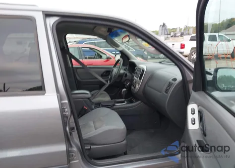 2007 Ford Escape Xlt/Xlt Sport из США, поврежденный, VIN 1FMCU93157KB45197